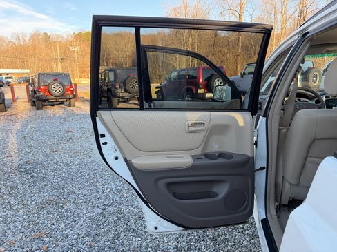 Used 2006 Toyota Highlander 2WD image 11