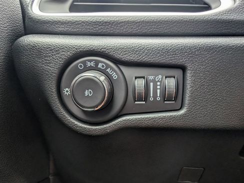 New 2026 Chrysler Pacifica Select image 36