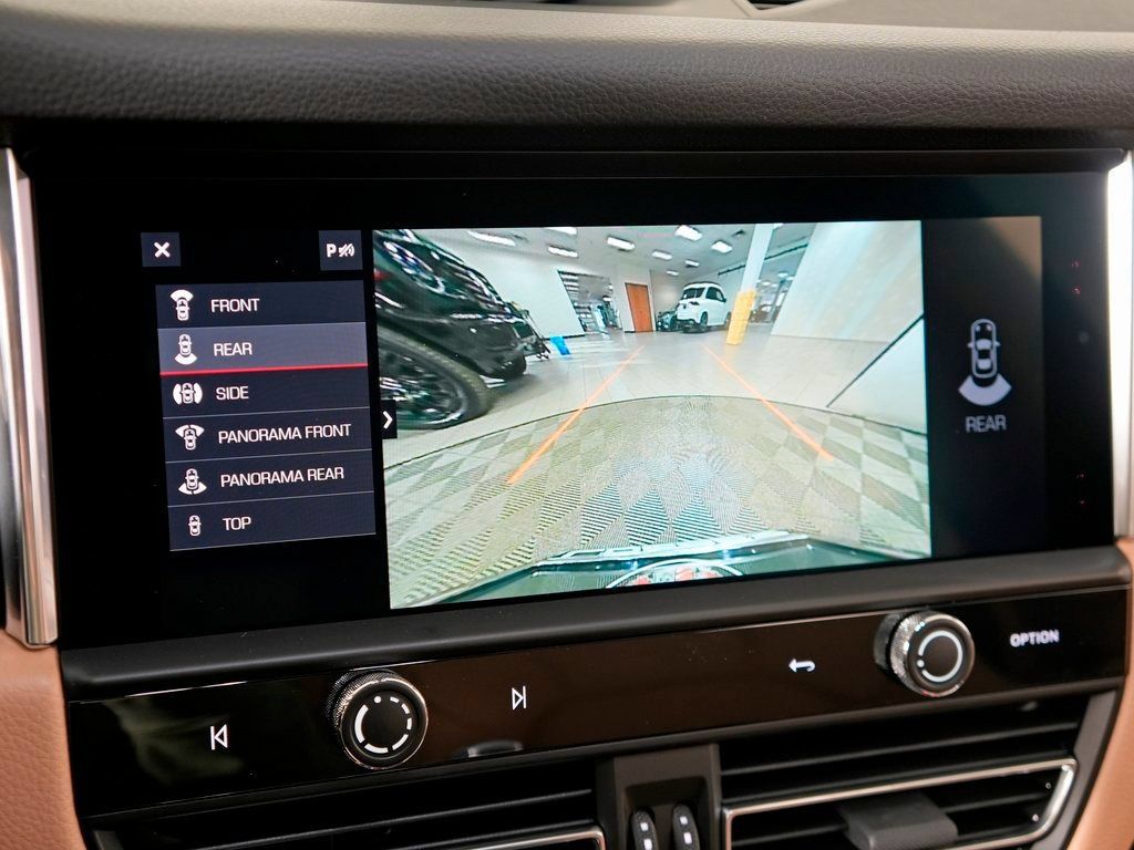 Certified 2026 Porsche Macan AWD/4WD image 25