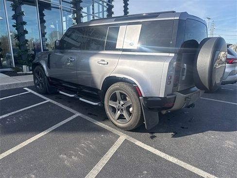 Used 2022 Land Rover Defender 110 X-Dynamic SE image 2