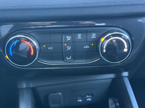 Used 2025 Chevrolet TrailBlazer LT FWD image 27