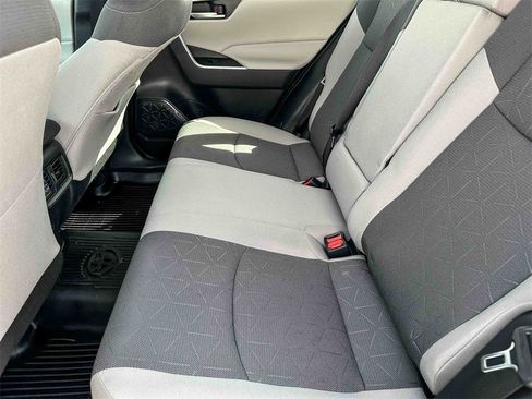 Used 2023 Toyota RAV4 XLE image 18