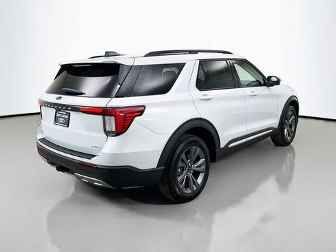 Used 2025 Ford Explorer Active w/ Active Comfort Package image 7