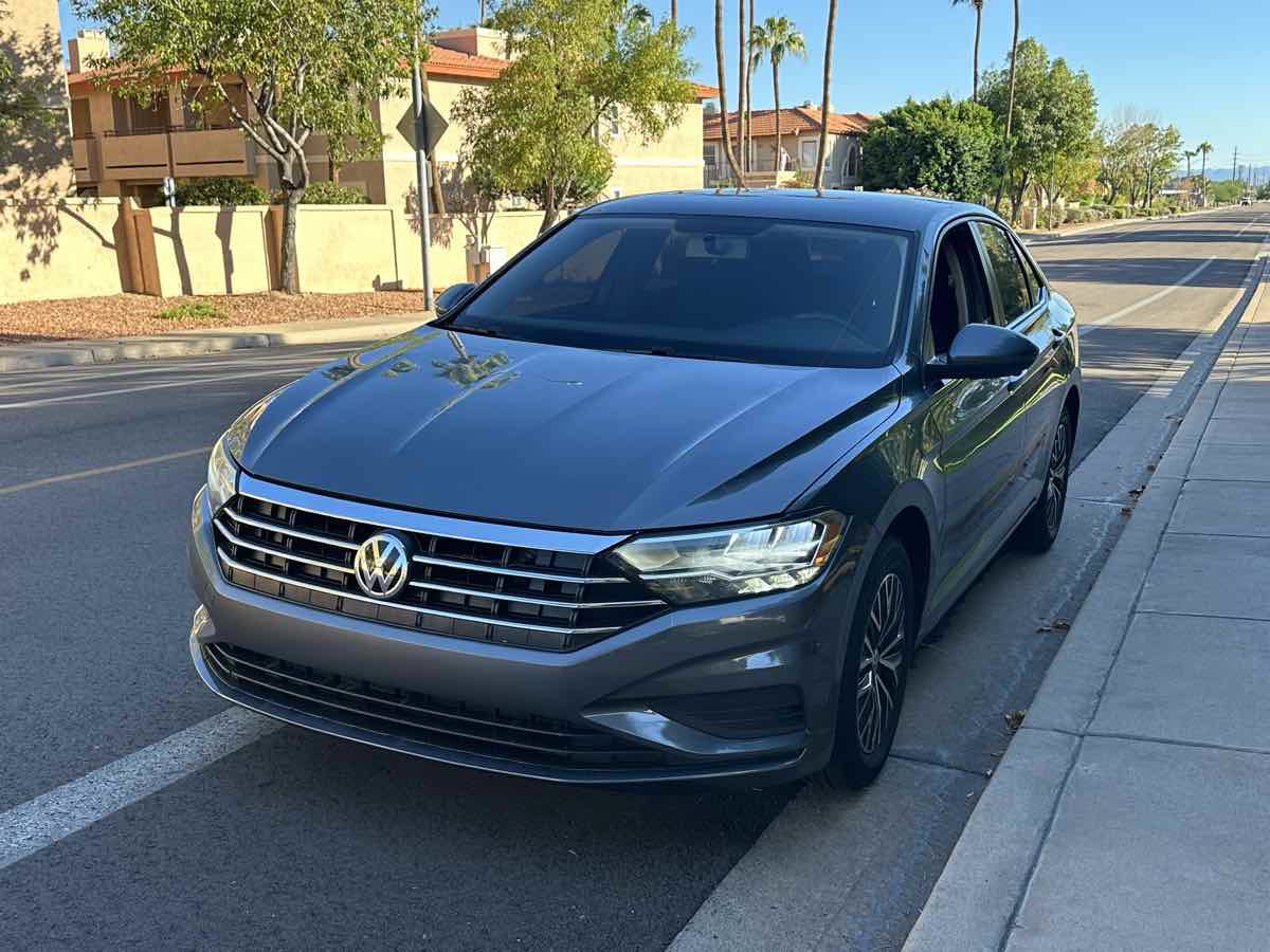 Used 2021 Volkswagen Jetta R-Line FWD image 4