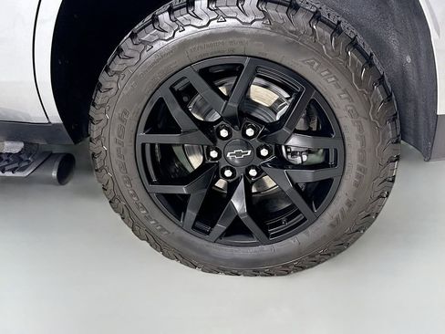 Used 2024 Chevrolet Tahoe Z71 w/ Z71 Off-Road Package image 35