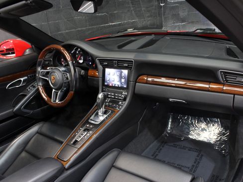 Used 2019 Porsche 911 Carrera w/ Sportdesign Package image 41