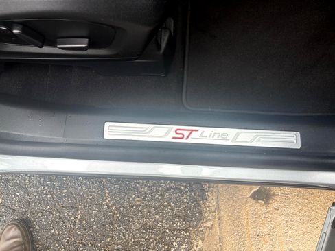 Used 2023 Ford Explorer ST-Line w/ Class IV Trailer Tow Package image 48