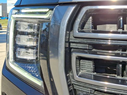 Used 2023 GMC Yukon AT4 image 28