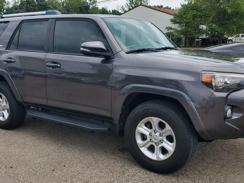 Used 2019 Toyota 4Runner SR5 Premium AWD/4WD image 2