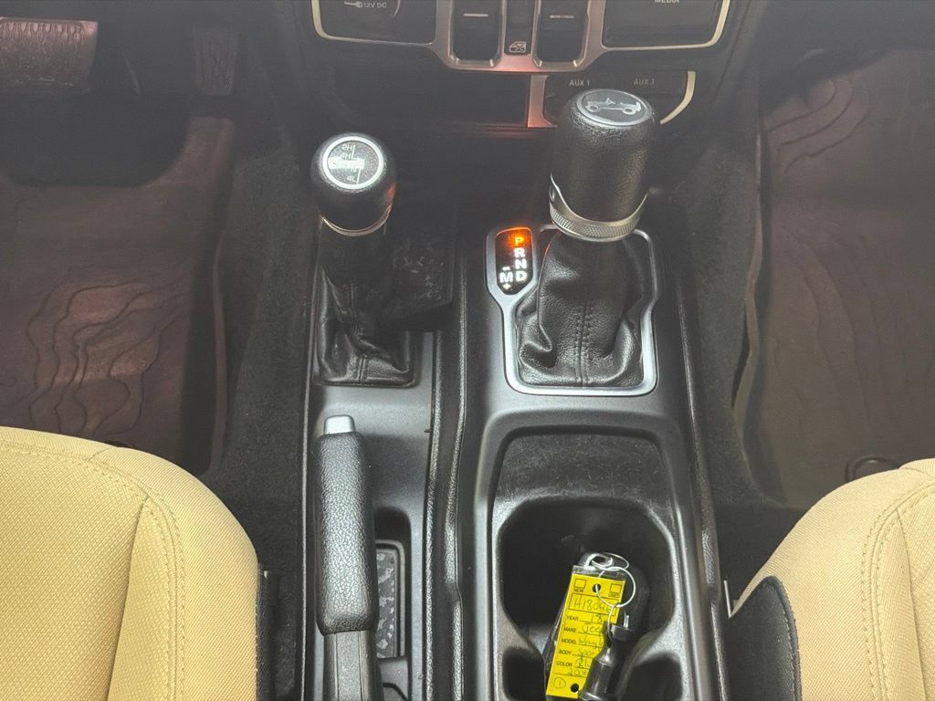 Used 2018 Jeep Wrangler Unlimited Sport S AWD/4WD image 16