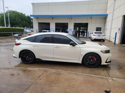 Used 2024 Honda Civic Type R image 4