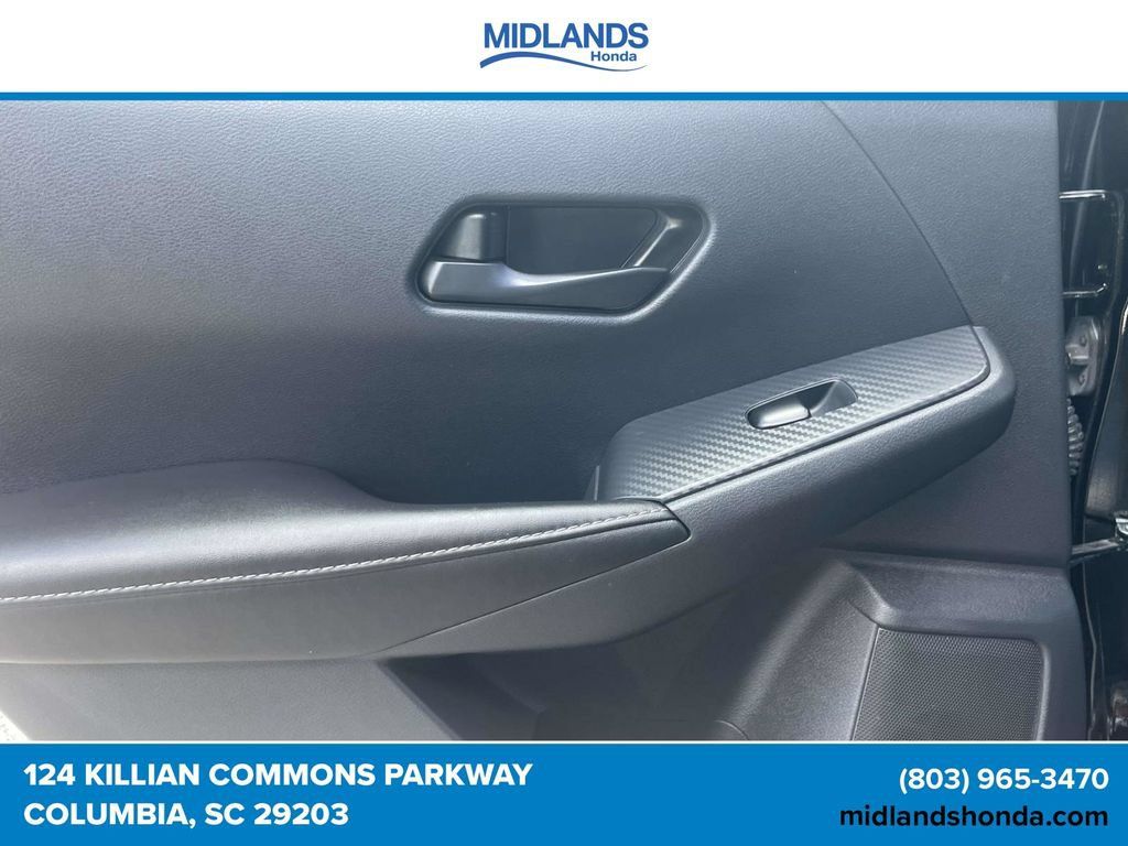 Used 2025 Nissan Sentra SV FWD image 12