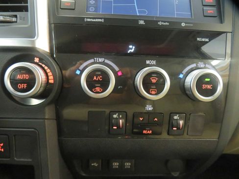 Used 2020 Toyota Sequoia Limited w/ Safety & Convenience Package AWD/4WD image 51