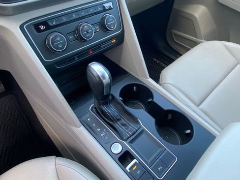 Used 2021 Volkswagen Atlas SE image 23