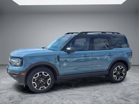 Used 2023 Ford Bronco Sport Outer Banks w/ Tech Package AWD/4WD image 4
