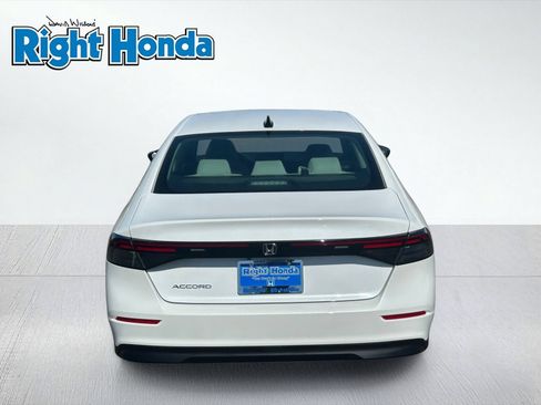 Used 2025 Honda Accord SE image 8