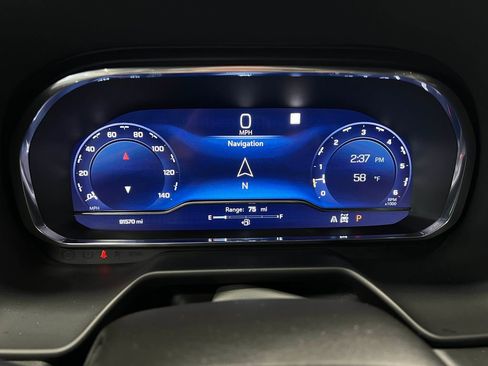 Used 2022 Chevrolet Suburban RST w/ Luxury Package image 23