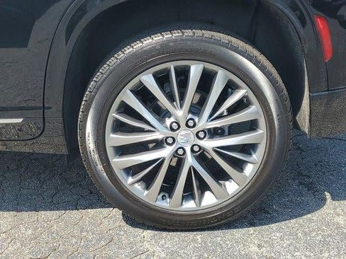 Used 2025 Buick Enclave Avenir FWD image 7