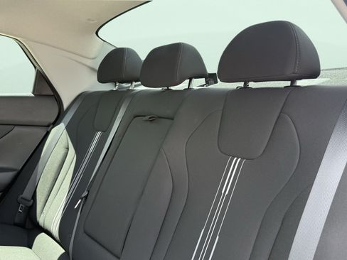 Used 2025 Hyundai Elantra SEL FWD image 27