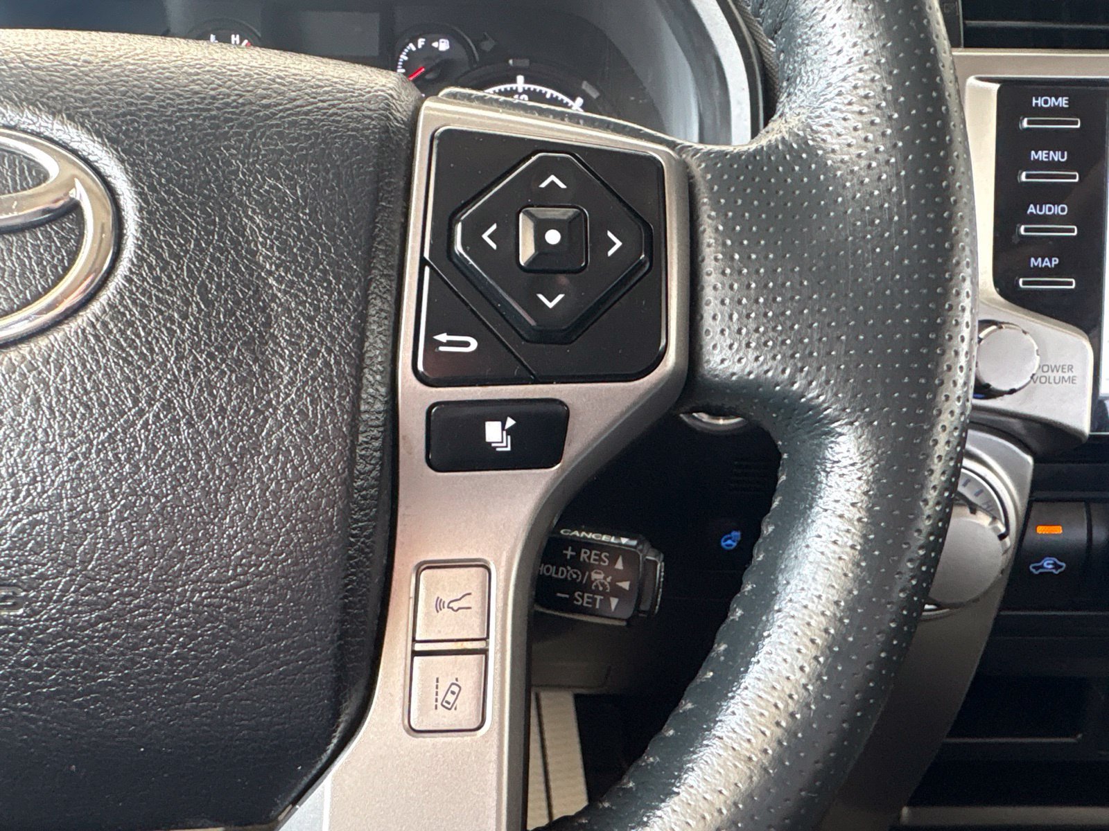Used 2023 Toyota 4Runner SR5 Premium w/ Moonroof Package AWD/4WD image 28