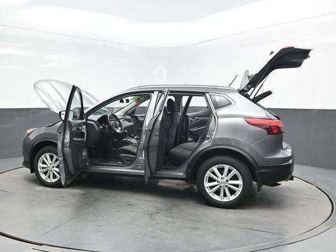 Used 2017 Nissan Rogue Sport SV w/ SV All-Weather Package AWD/4WD image 53