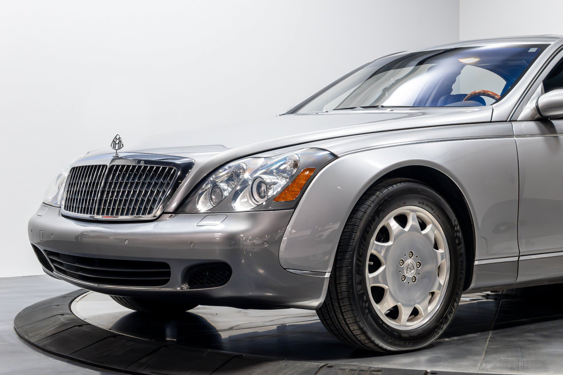 Used 2004 Maybach 57 RWD image 4