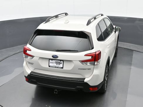 Used 2021 Subaru Forester Premium AWD/4WD image 37