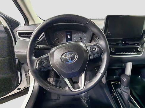 Used 2024 Toyota Corolla Cross LE FWD image 13