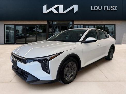 Used 2025 Kia K4 FWD image 1