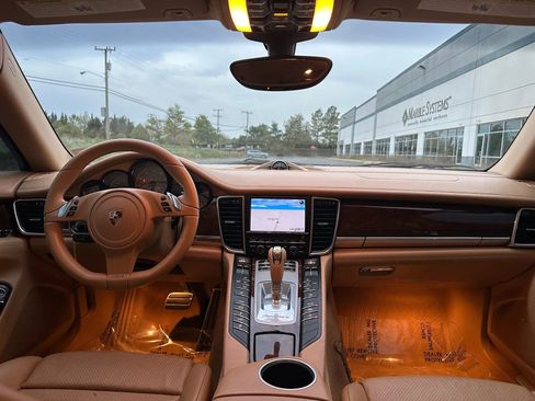 Used 2010 Porsche Panamera 4S image 19