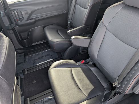 Used 2023 Toyota Sienna XSE image 27