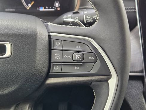 Certified 2023 Jeep Grand Cherokee Limited RWD image 30