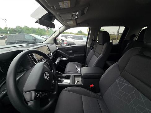 Used 2025 Nissan Frontier SV AWD/4WD image 4