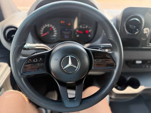 Used 2019 Mercedes-Benz Sprinter 144 image 14