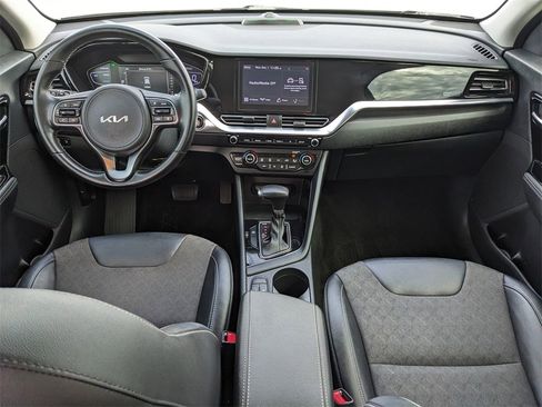 Certified 2022 Kia Niro EX image 15