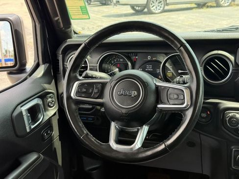 Used 2022 Jeep Wrangler Unlimited Sahara w/ Cold Weather Group AWD/4WD image 12