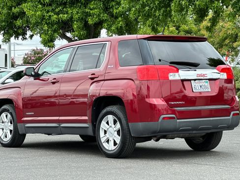 Used 2010 GMC Terrain SLE FWD image 6