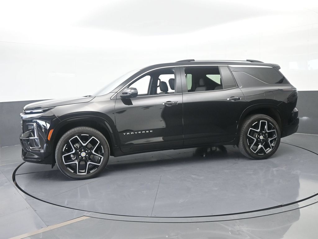 Used 2025 Chevrolet Traverse High Country FWD image 2