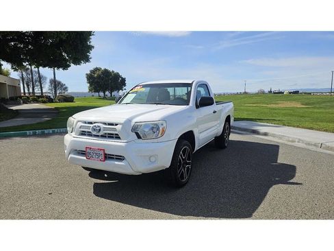 Used 2014 Toyota Tacoma 2WD Regular Cab image 3