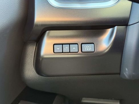 Used 2023 Lexus UX 250h F Sport image 22