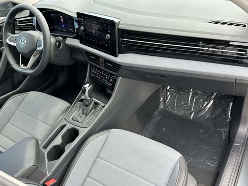 New 2026 Volkswagen Jetta SE FWD image 12