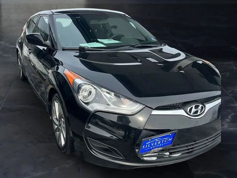 Used 2016 Hyundai Veloster image 10