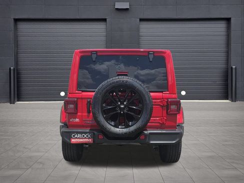 Used 2025 Jeep Wrangler Unlimited Sahara AWD/4WD image 6