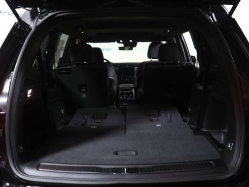 New 2025 Jeep Grand Cherokee L Laredo image 8