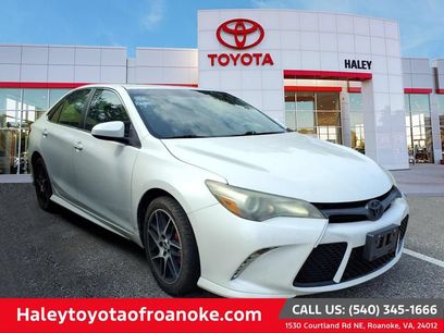 Used 2016 Toyota Camry SE w/ Moonroof Package