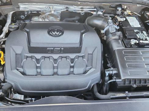 Used 2018 Volkswagen Tiguan S FWD image 16