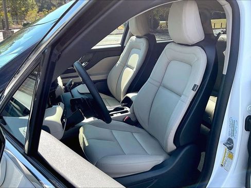 New 2026 Lincoln Corsair Premiere image 9