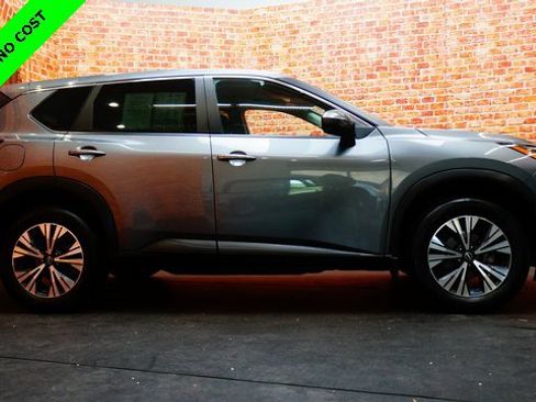 Used 2022 Nissan Rogue SV image 8