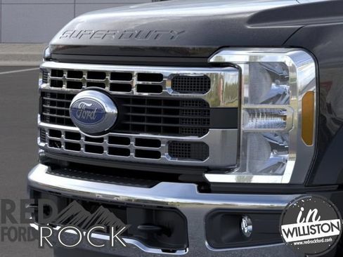 New 2026 Ford F450 XLT w/ XLT Value Package AWD/4WD image 17