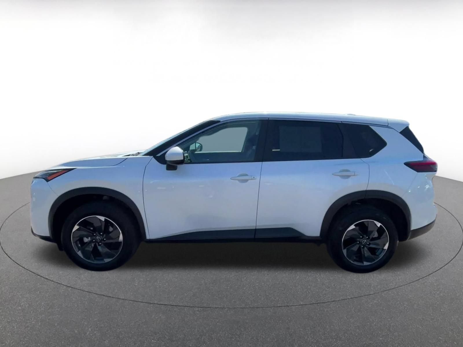 Used 2024 Nissan Rogue SV AWD/4WD image 8
